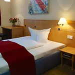 Amsee 4* וארן